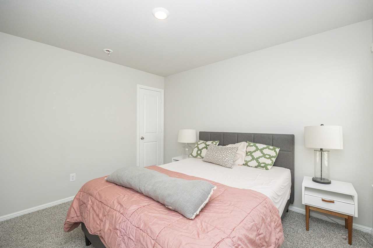 1629 Cansler Dr - Photo 5 of 20
