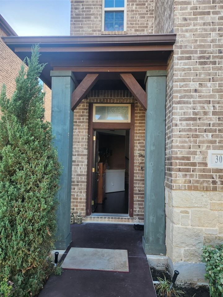 3038 Ivy Hill Ln - Photo 2 of 40
