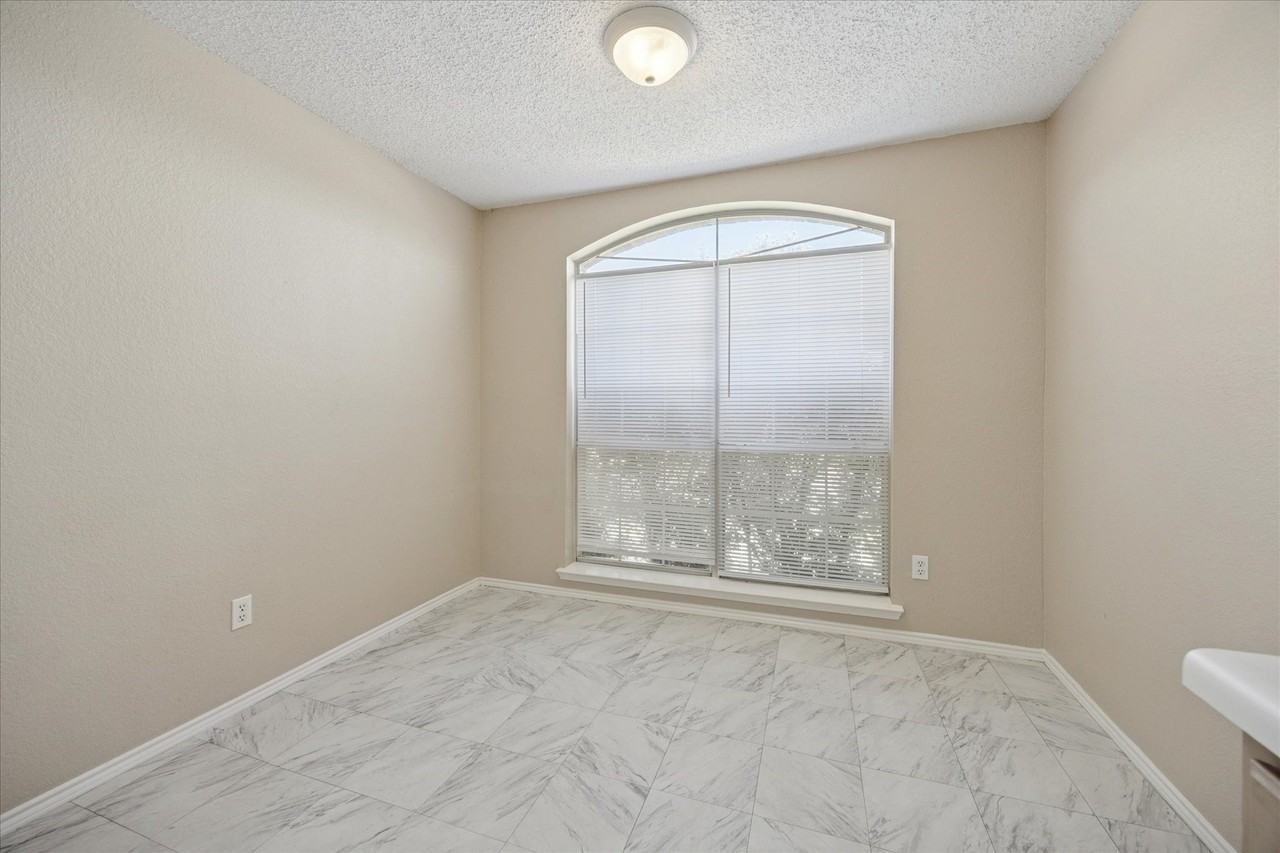 10209 Westward Dr - Photo 7 of 15