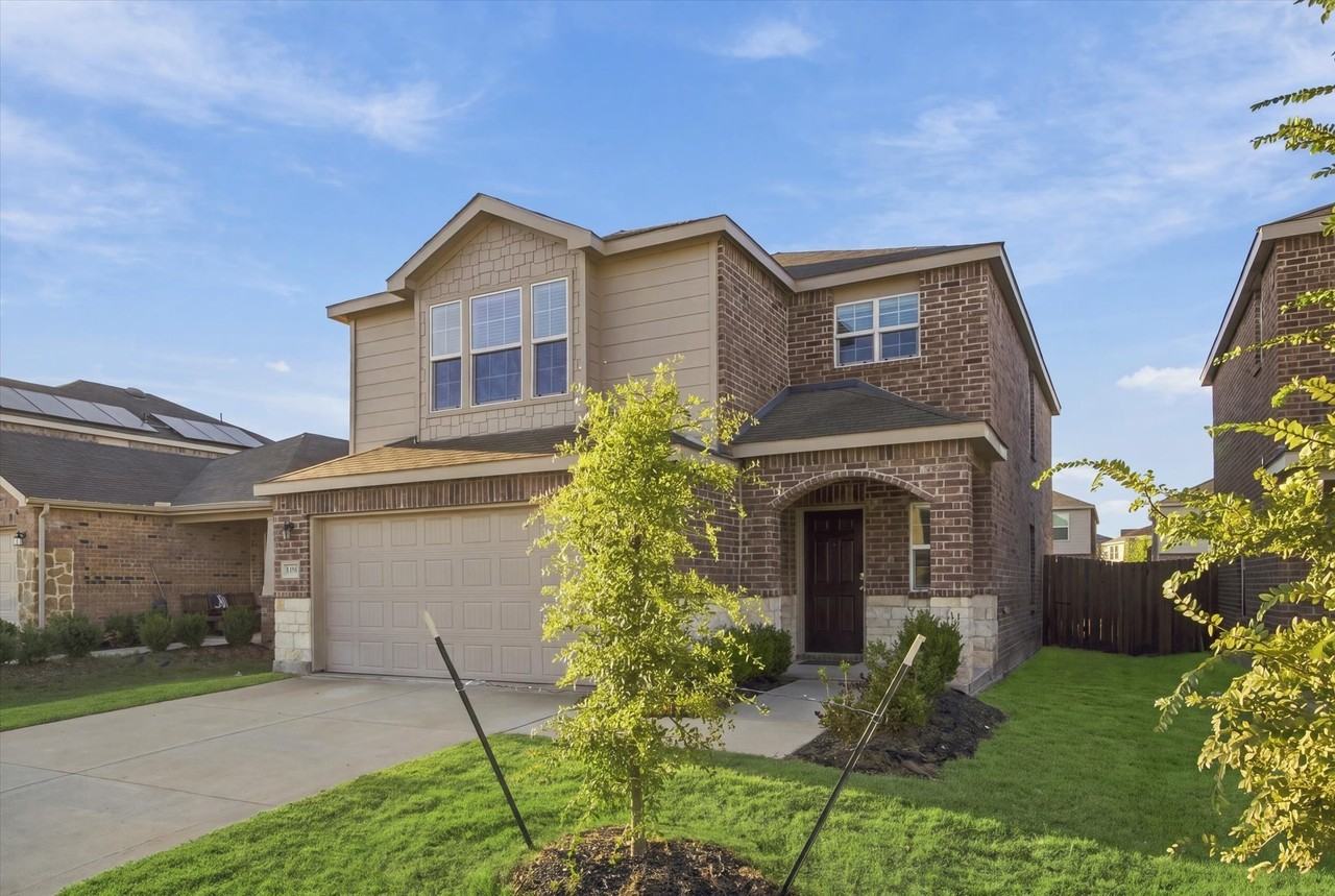 1526 Vega Dr - Photo 2 of 22
