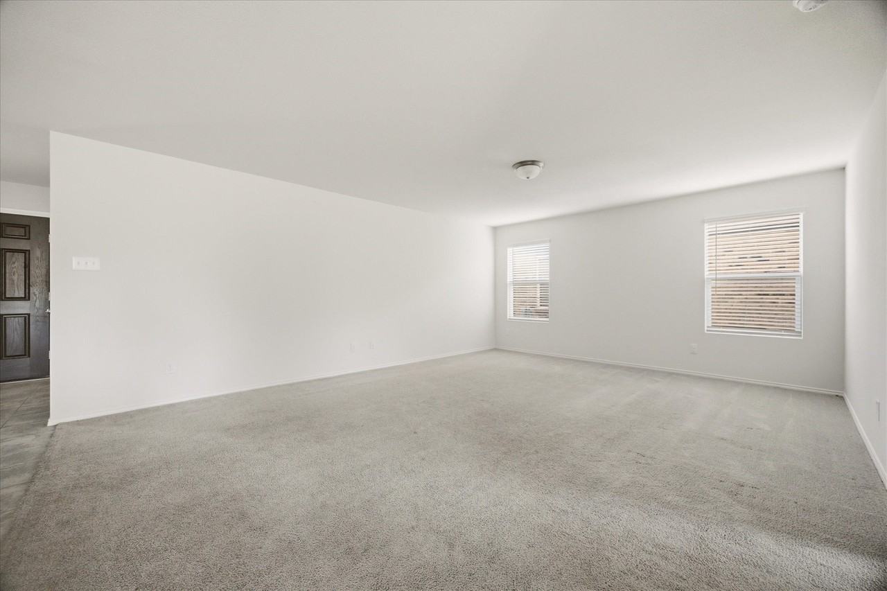 1526 Vega Dr - Photo 6 of 22
