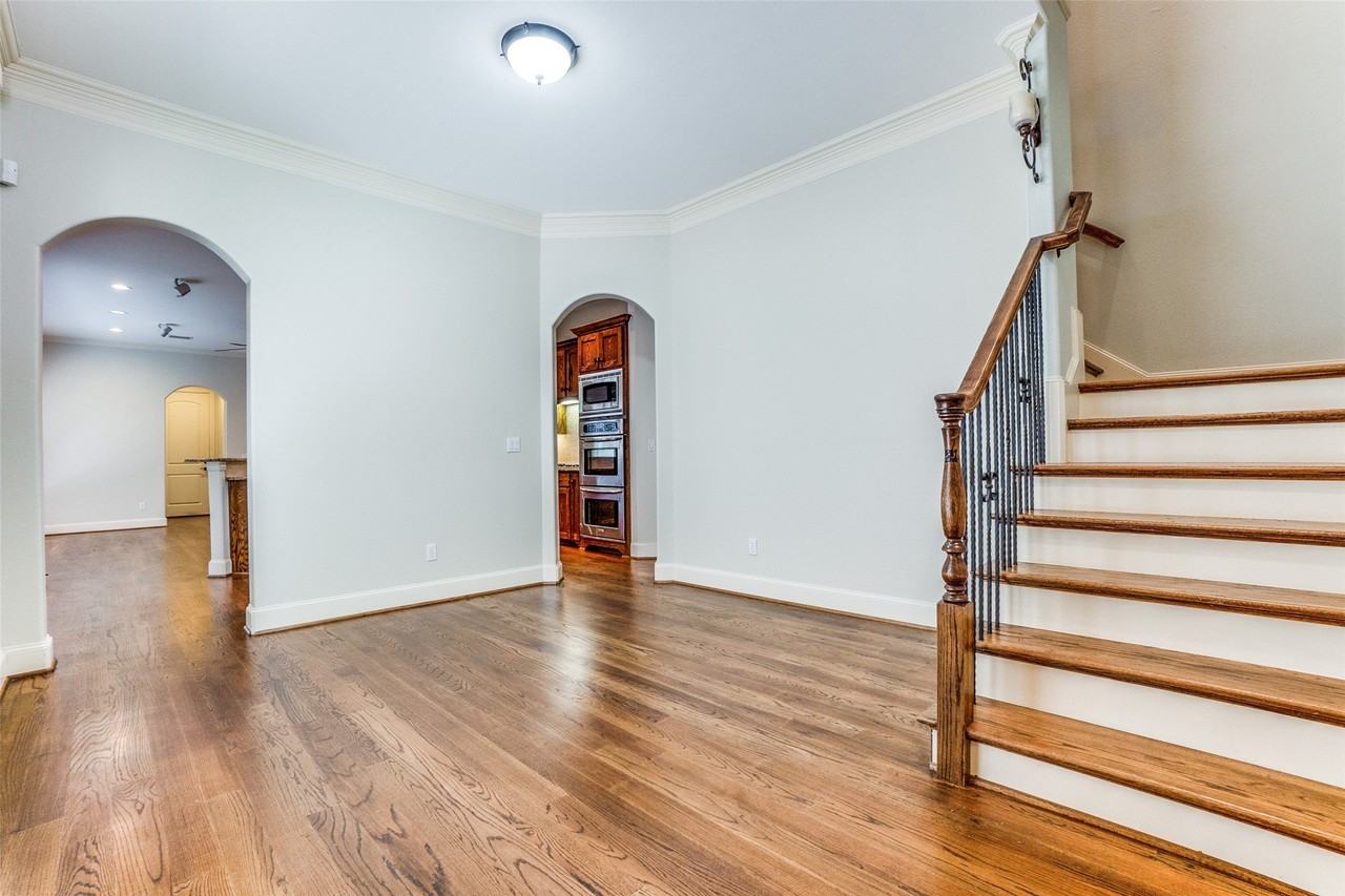 5630 Ellsworth Ave - Photo 5 of 25