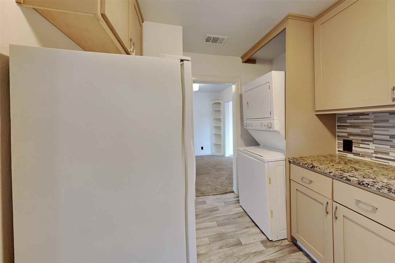 3604 Baldwin Ave - Photo 4 of 27