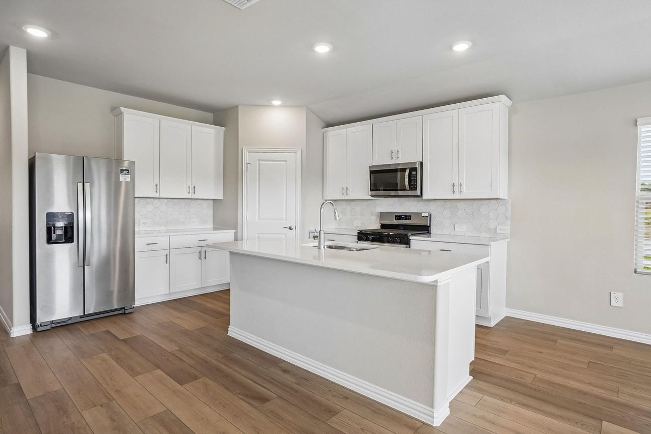 6110 Chickney Dr - Photo 4 of 21
