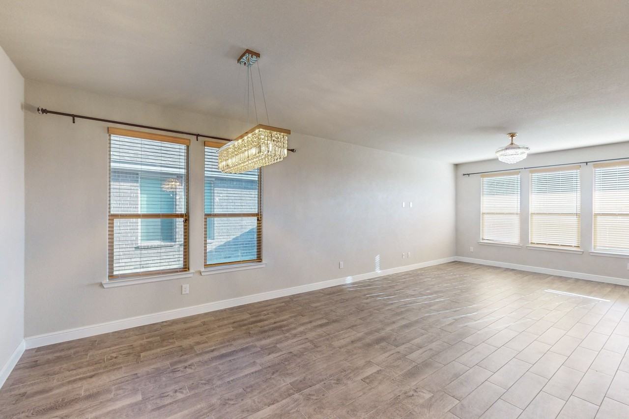 147 Texasage St - Photo 5 of 39