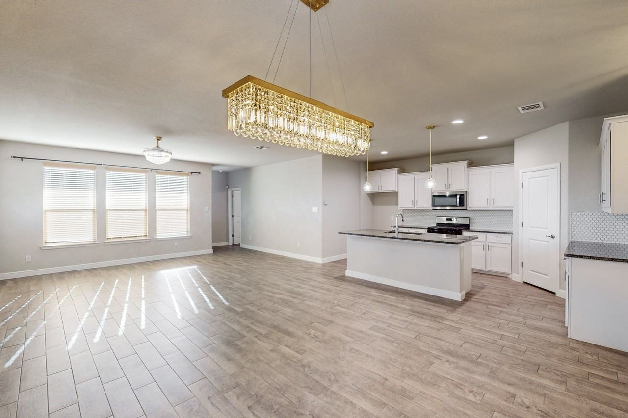 147 Texasage St - Photo 6 of 39