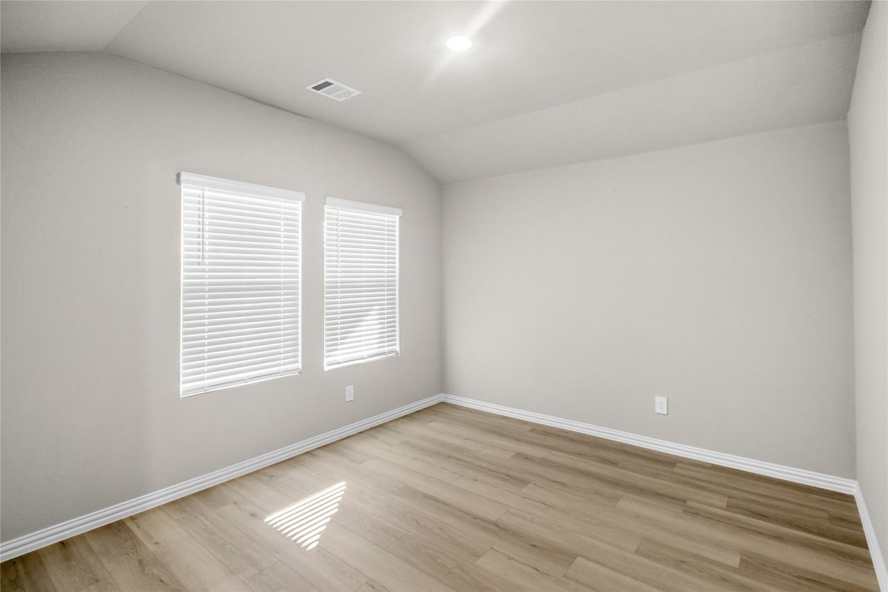 614 Martell Rd - Photo 3 of 21