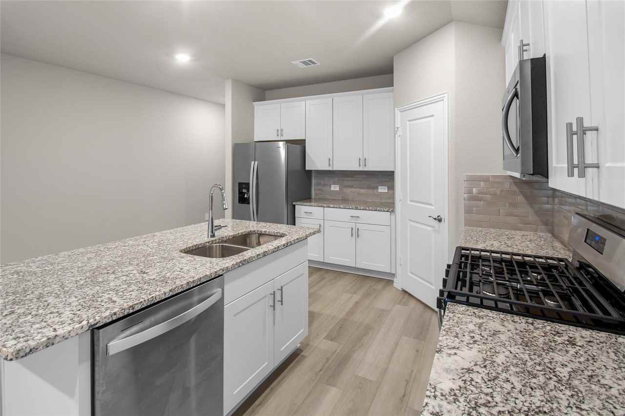 614 Martell Rd - Photo 4 of 21