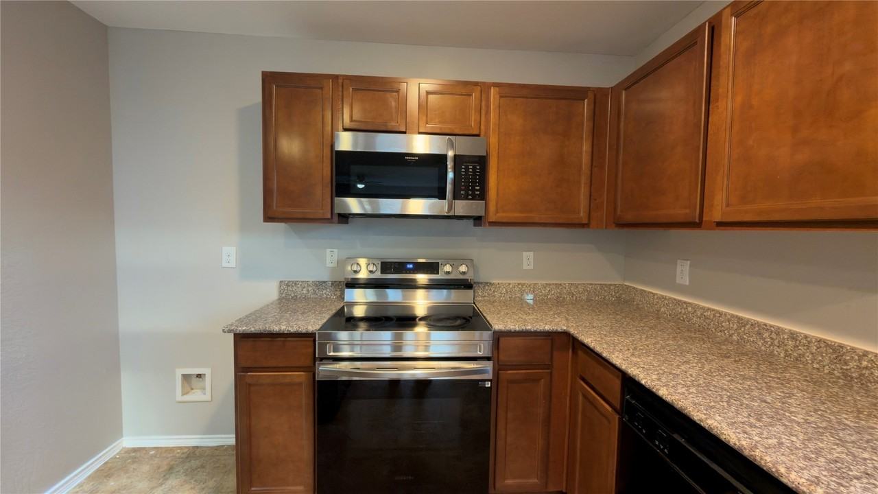 8808 Irish Bend Dr - Photo 5 of 18