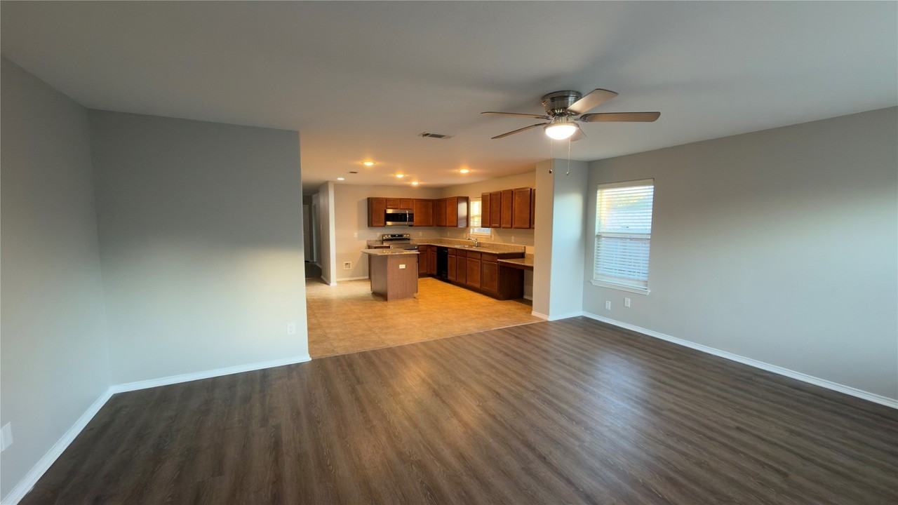 8808 Irish Bend Dr - Photo 7 of 18