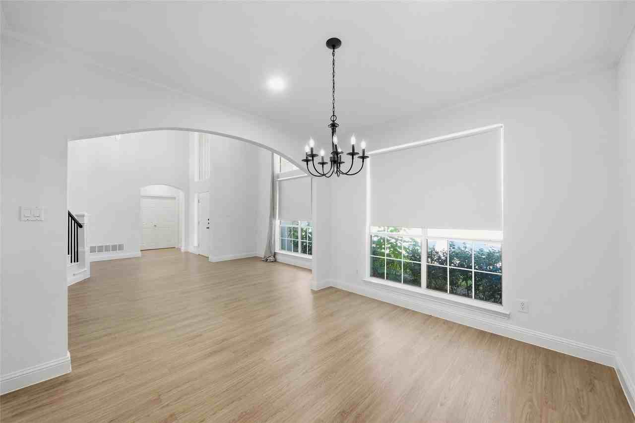 1431 Constellation Dr - Photo 6 of 40