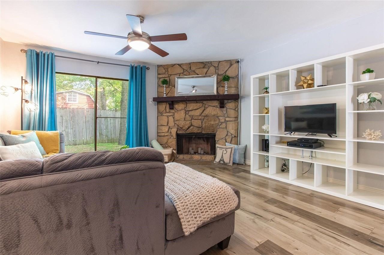 1604 Brentwood Dr - Photo 4 of 20