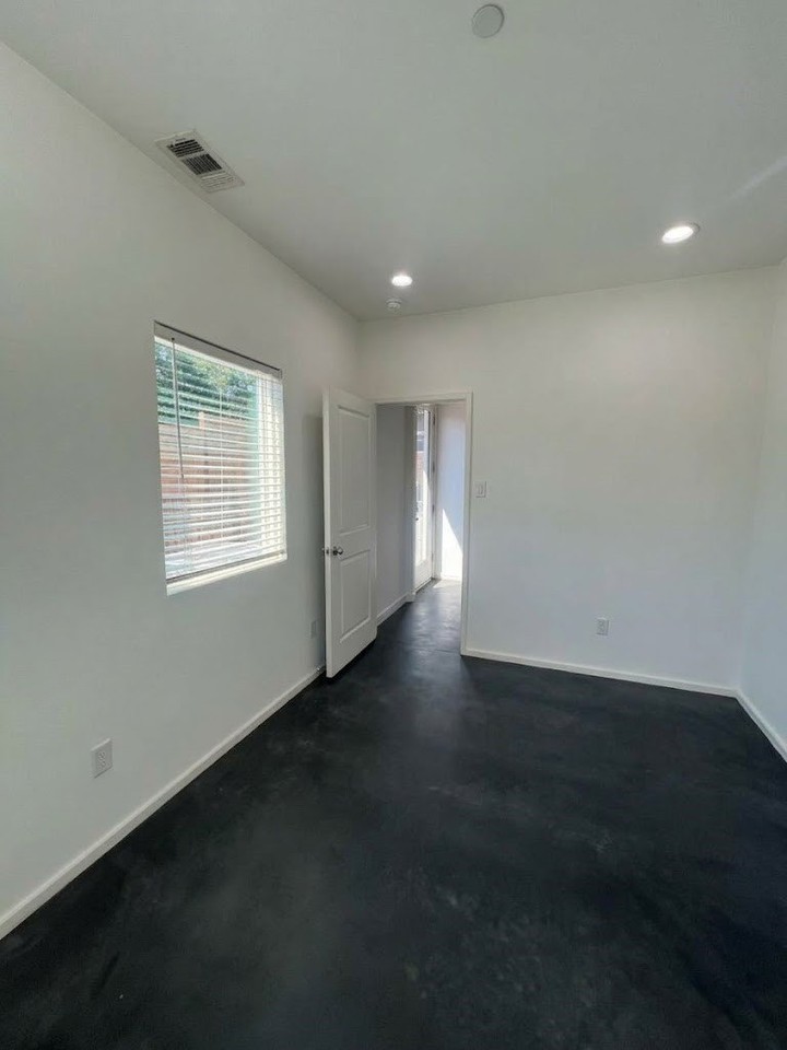5647 Live Oak St #105 - Photo 4 of 21