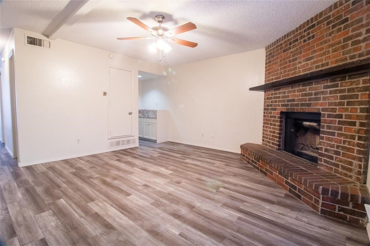 2203 Chase Ct - Photo 4 of 11