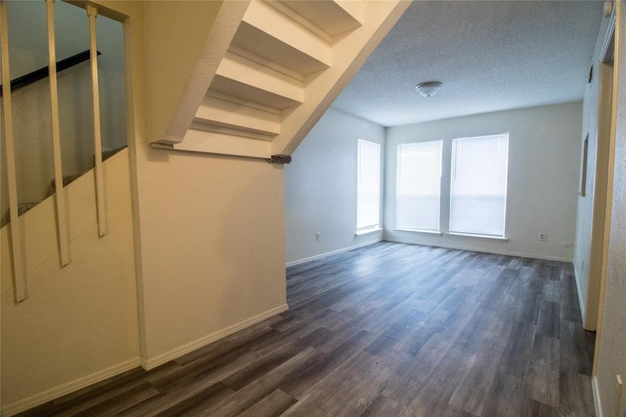 2203 Chase Ct - Photo 7 of 11