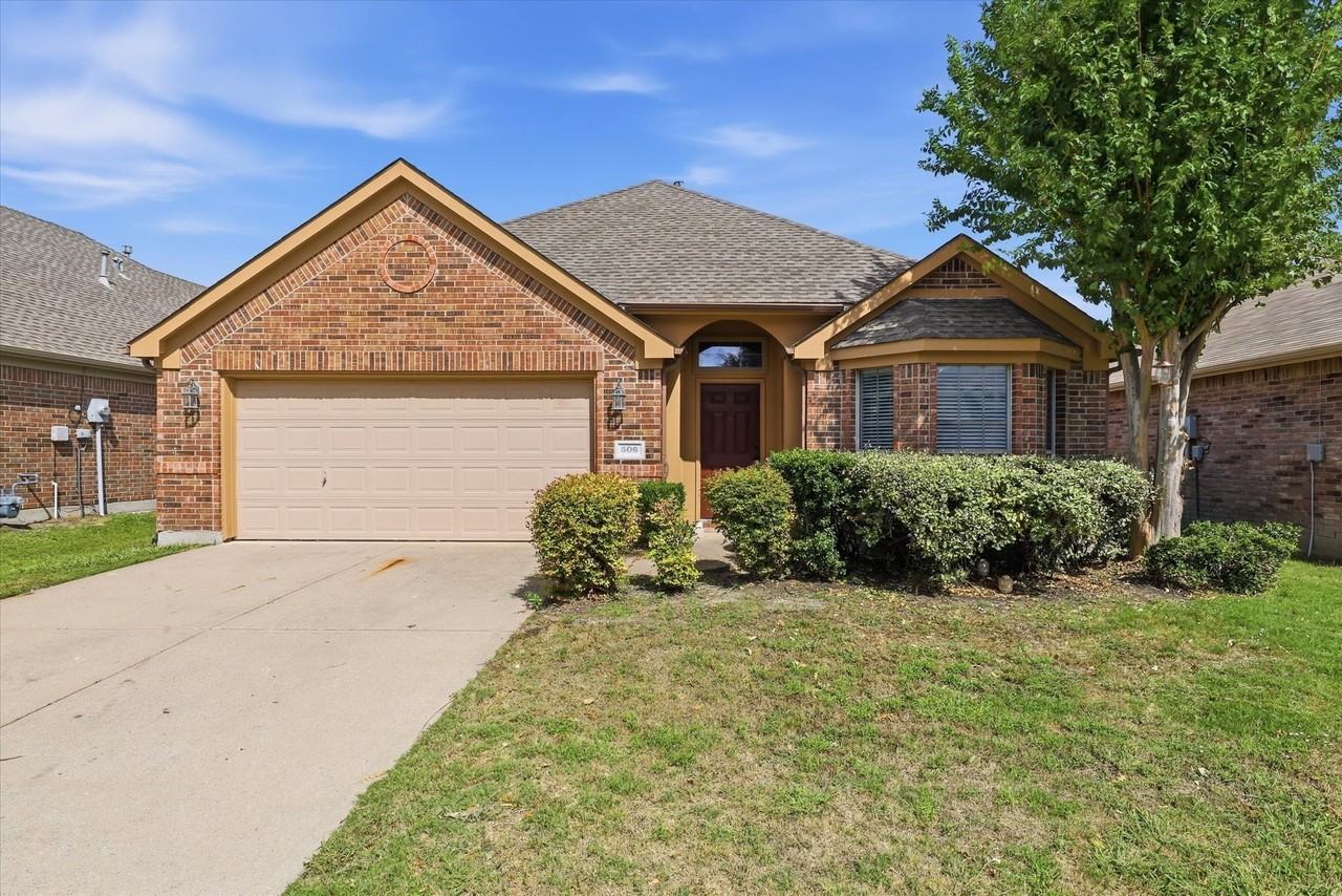 506 Hackberry Dr - Photo 2 of 38