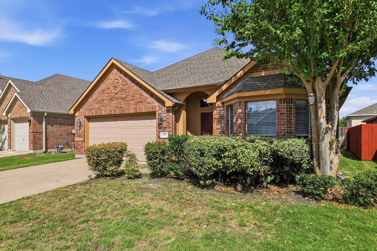 506 Hackberry Dr - Photo 3 of 38