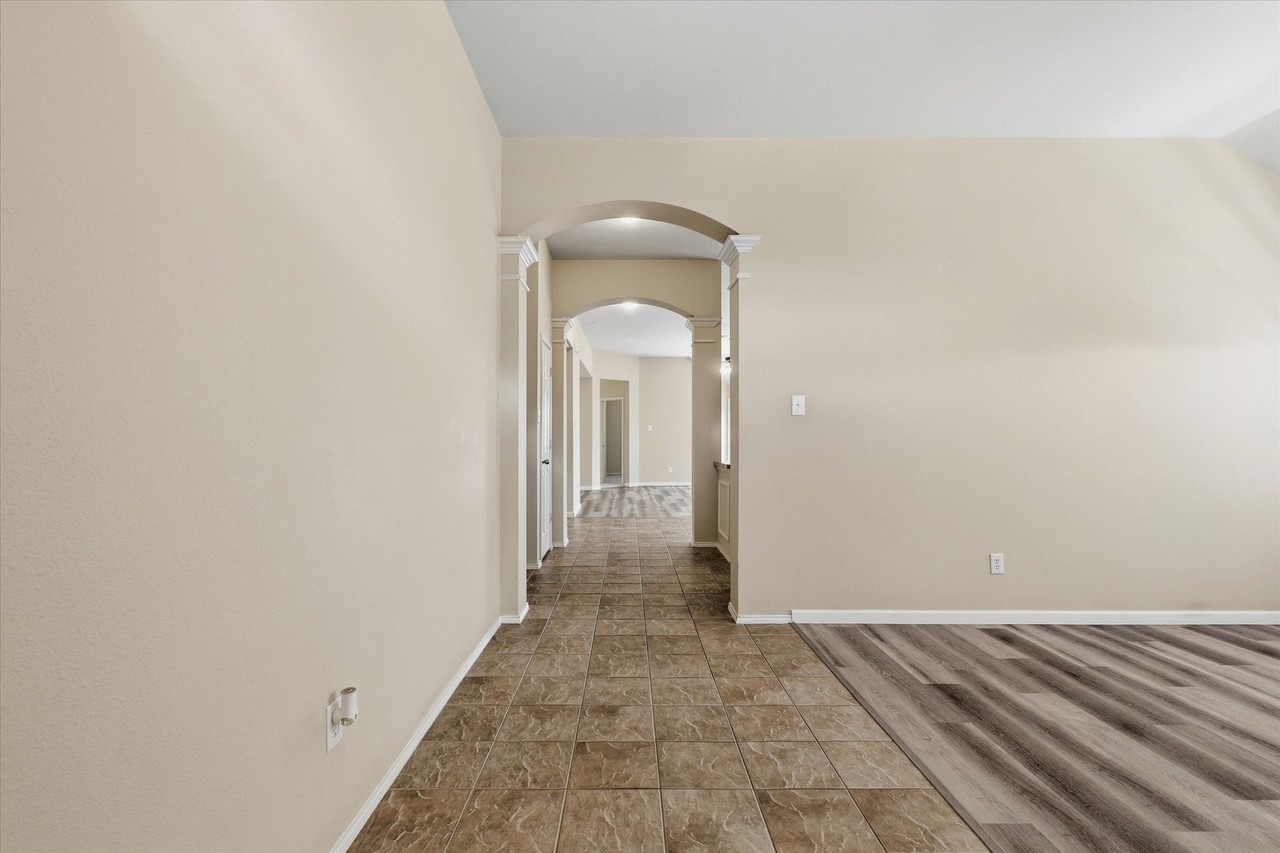 506 Hackberry Dr - Photo 5 of 38
