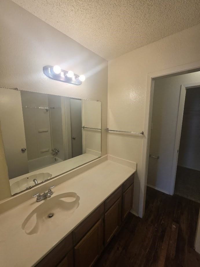 2404 Meadow Ln - Photo 7 of 14