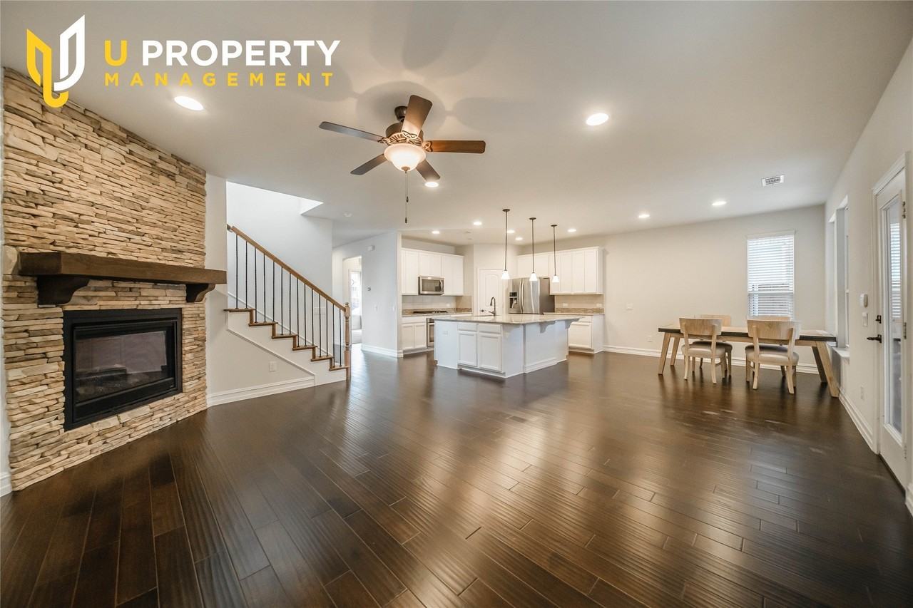 814 Birdie Dr - Photo 2 of 38