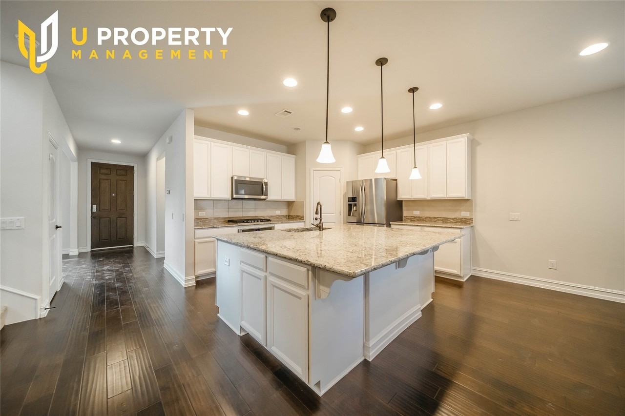 814 Birdie Dr - Photo 5 of 38
