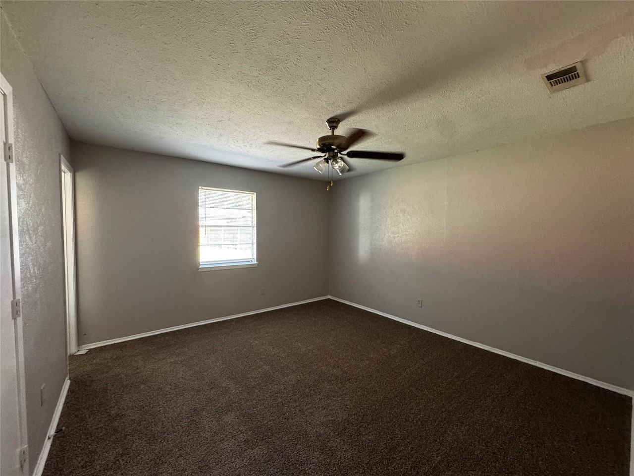 3515 Kings Cir - Photo 2 of 10