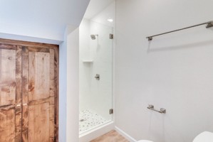 featured image of 216 S Devine St