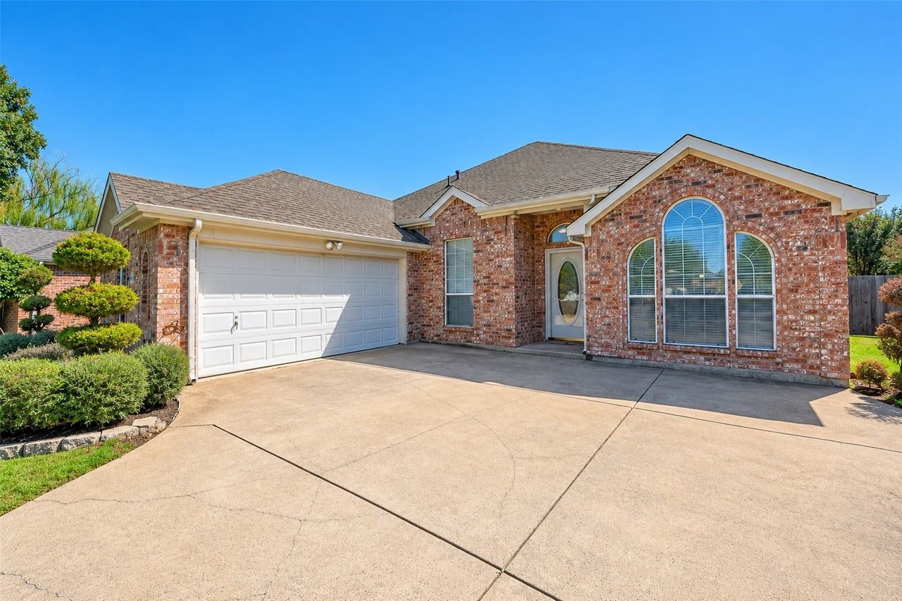 5121 Yaupon Dr - Photo 2 of 40