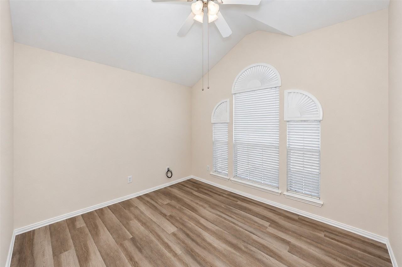 5121 Yaupon Dr - Photo 6 of 40