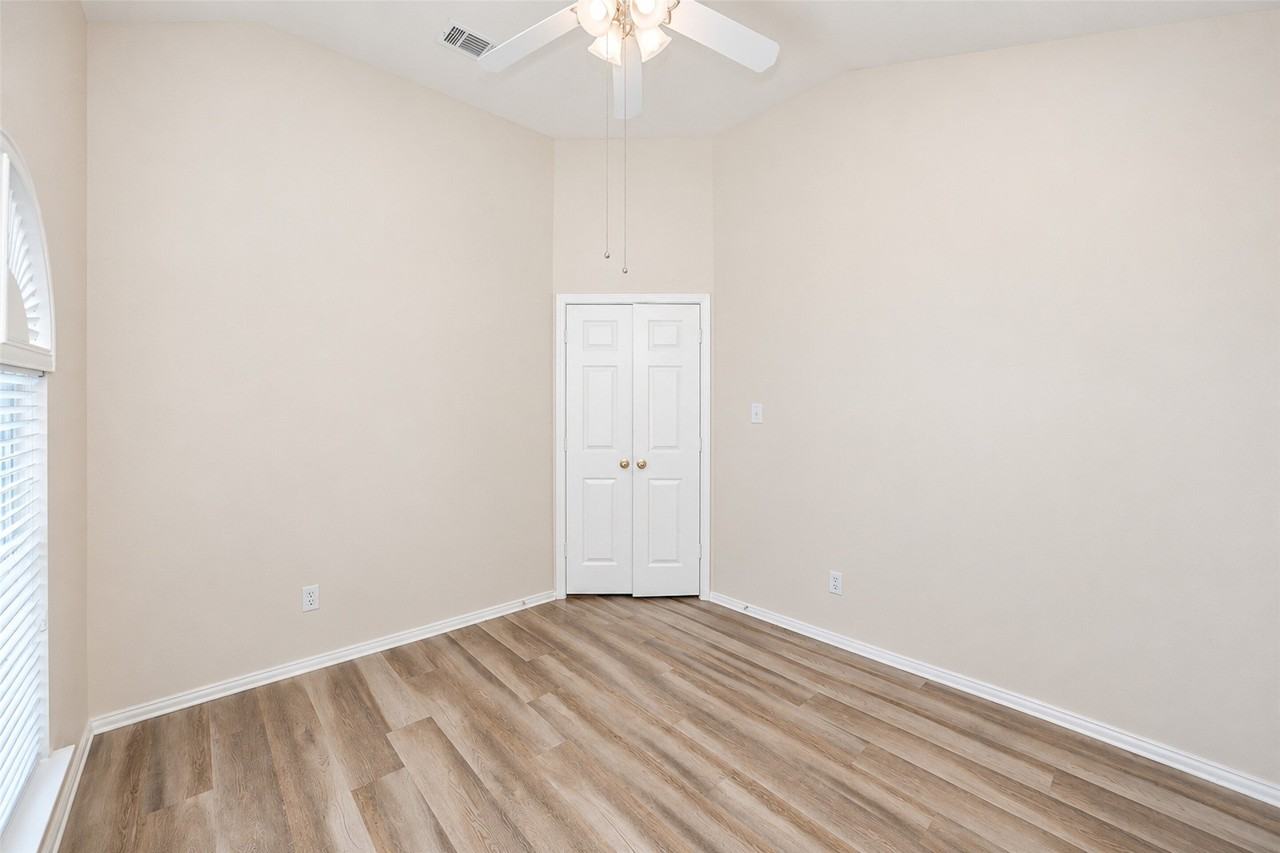 5121 Yaupon Dr - Photo 7 of 40
