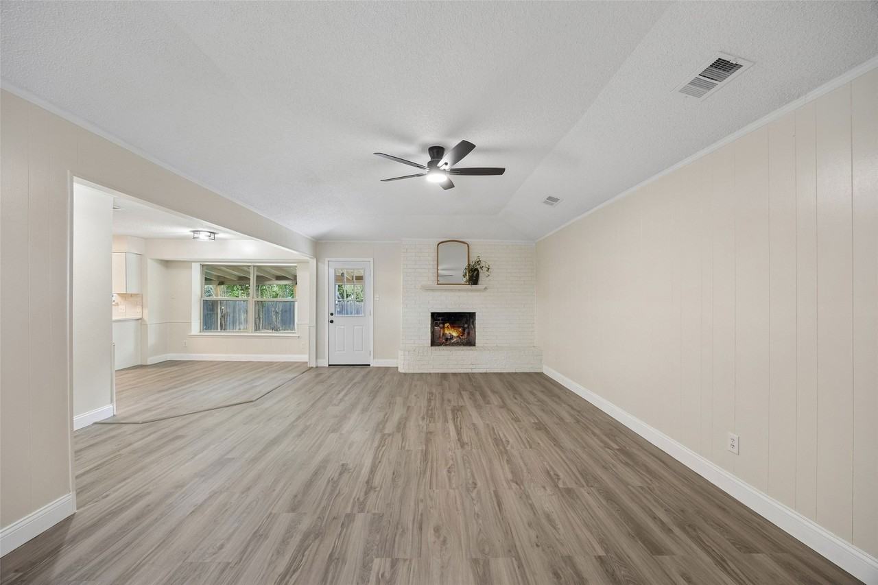 5608 Newman Dr - Photo 3 of 24