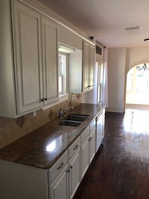 502 Sayles Blvd - Photo 4 of 25