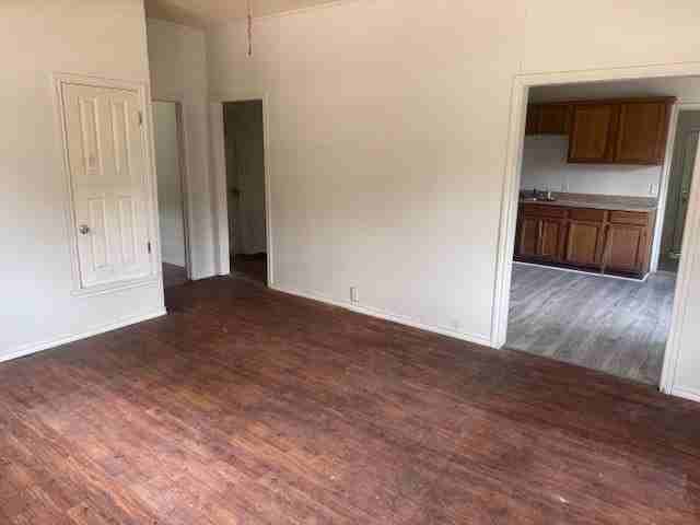 1244 12th St Se - Photo 2 of 8