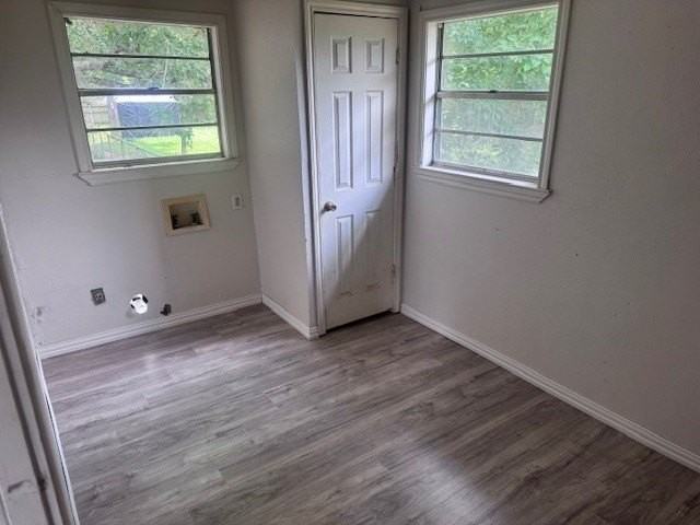 1244 12th St Se - Photo 4 of 8