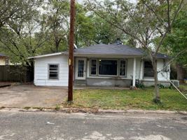 featured image of 4017 Gordon St