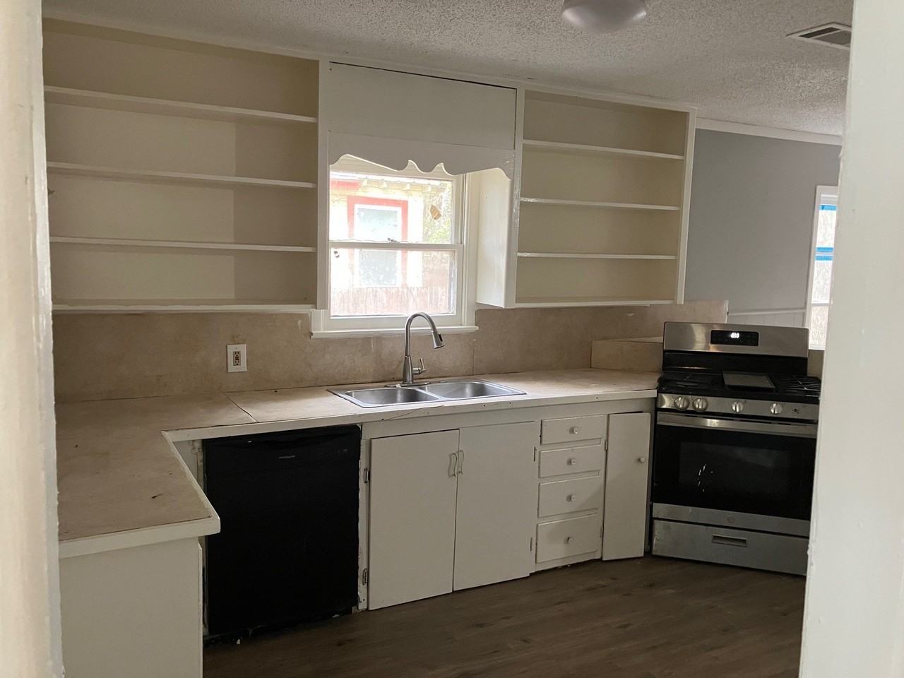 4017 Gordon St - Photo 3 of 8