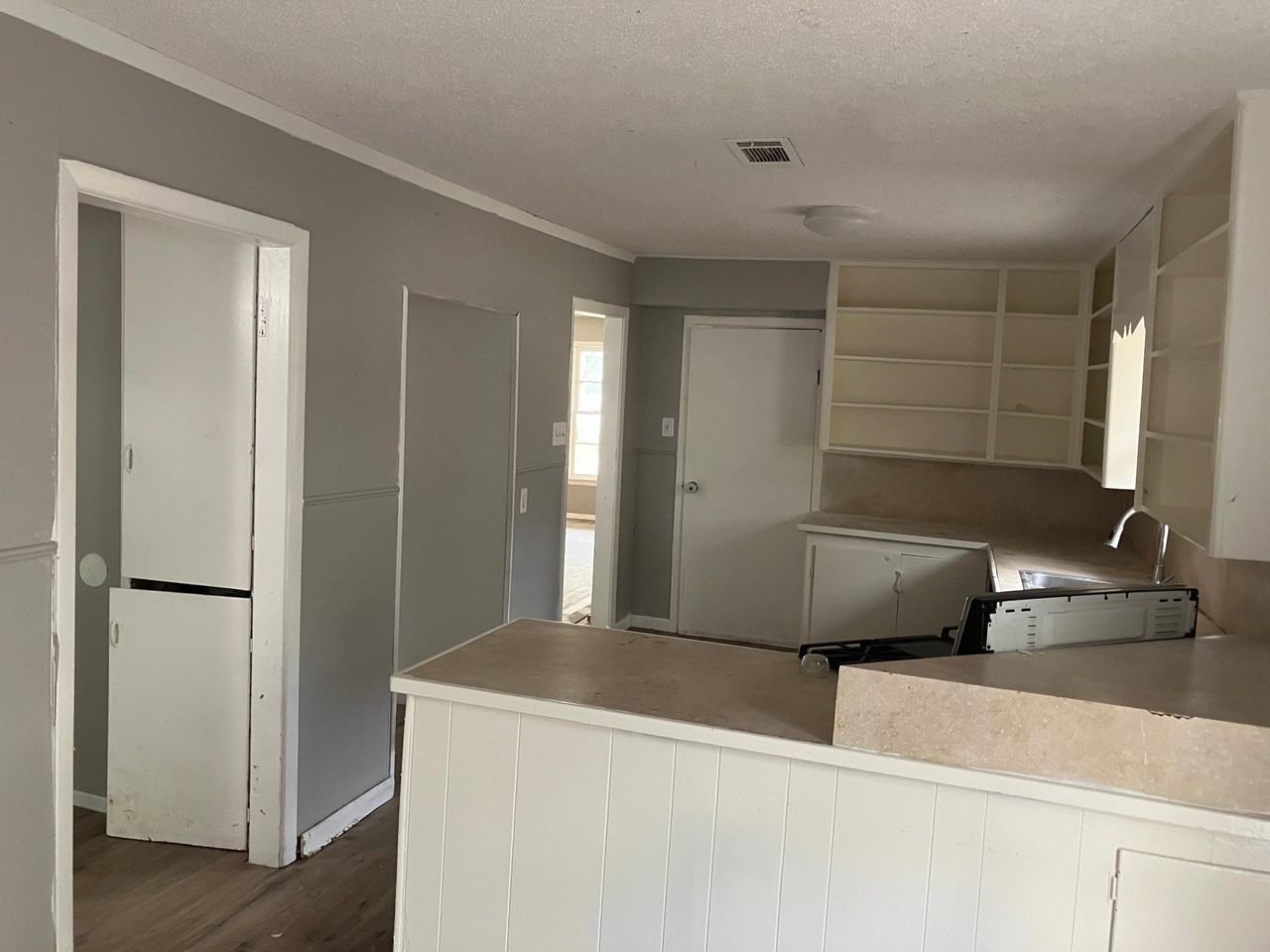 4017 Gordon St - Photo 4 of 8