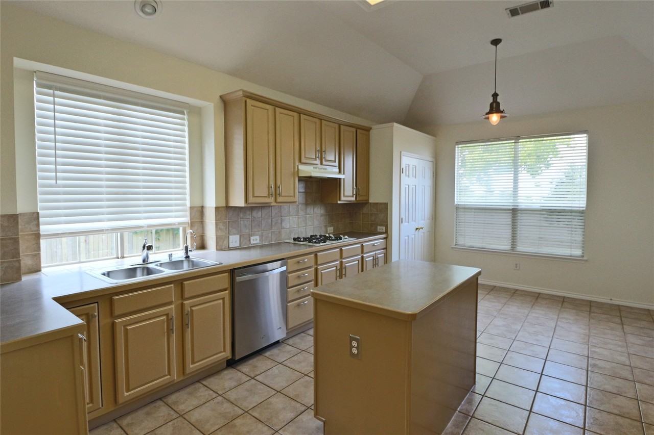 11405 Prestige Dr - Photo 5 of 23