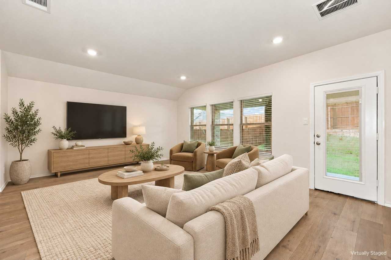 921 Keystone Ct - Photo 6 of 24