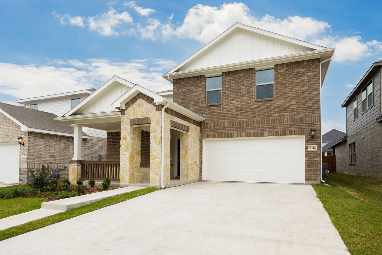 1346 Great Sand Dune St - Photo 2 of 40