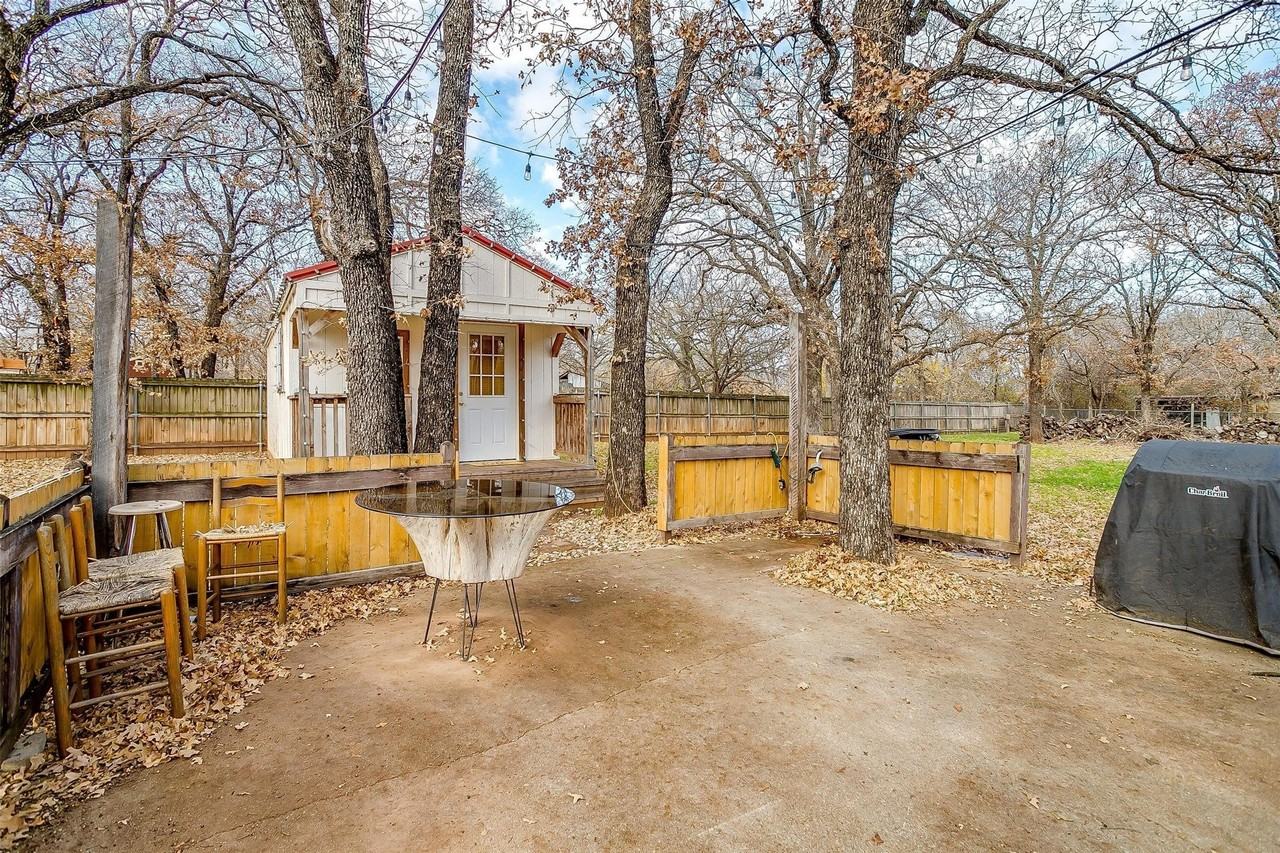 1809 Whispering Oaks St #B - Photo 3 of 26