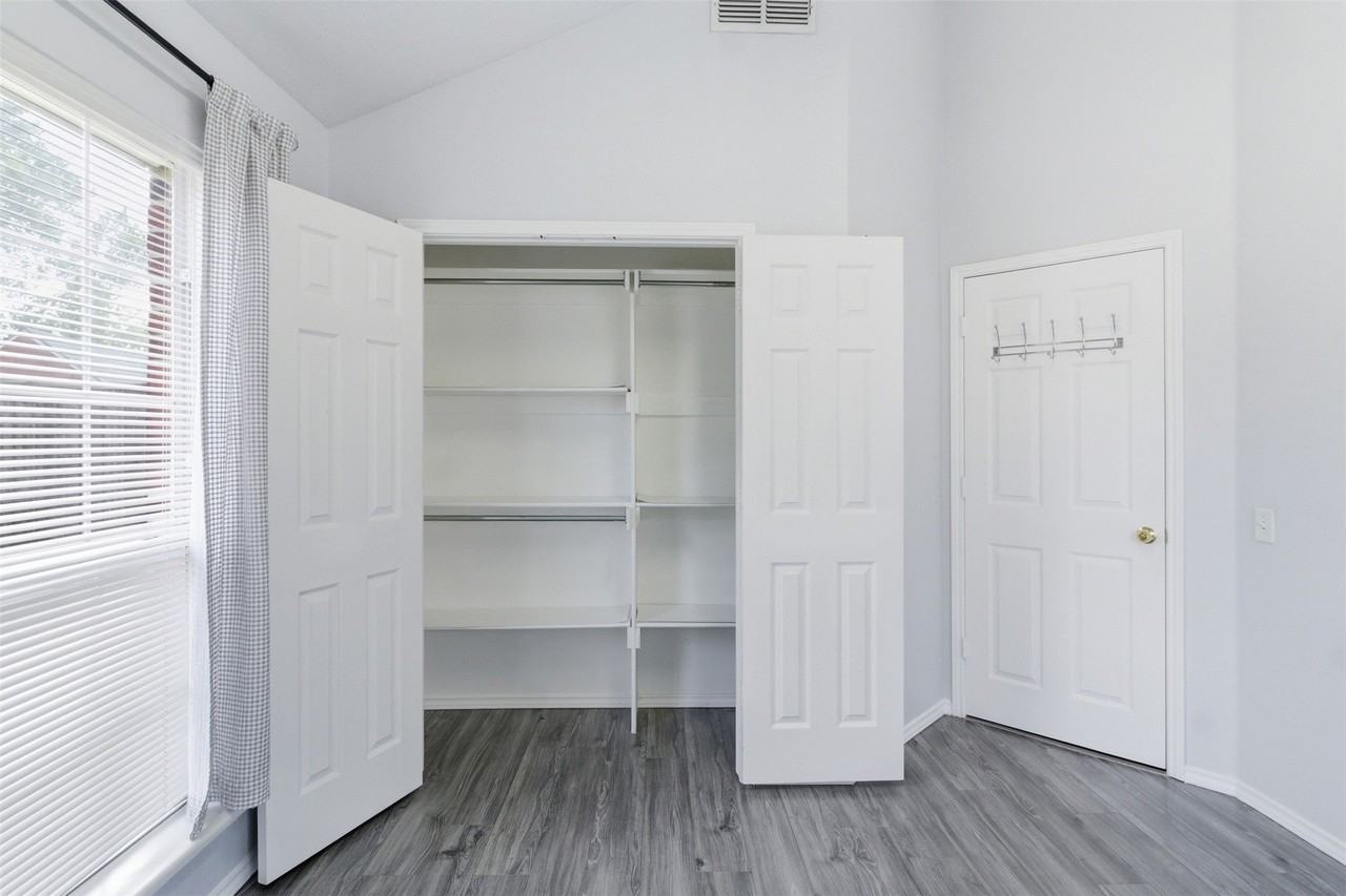 2707 Rocky Creek Dr - Photo 5 of 39