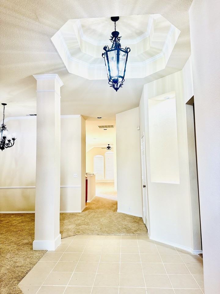 8733 Somerville Way - Photo 5 of 40