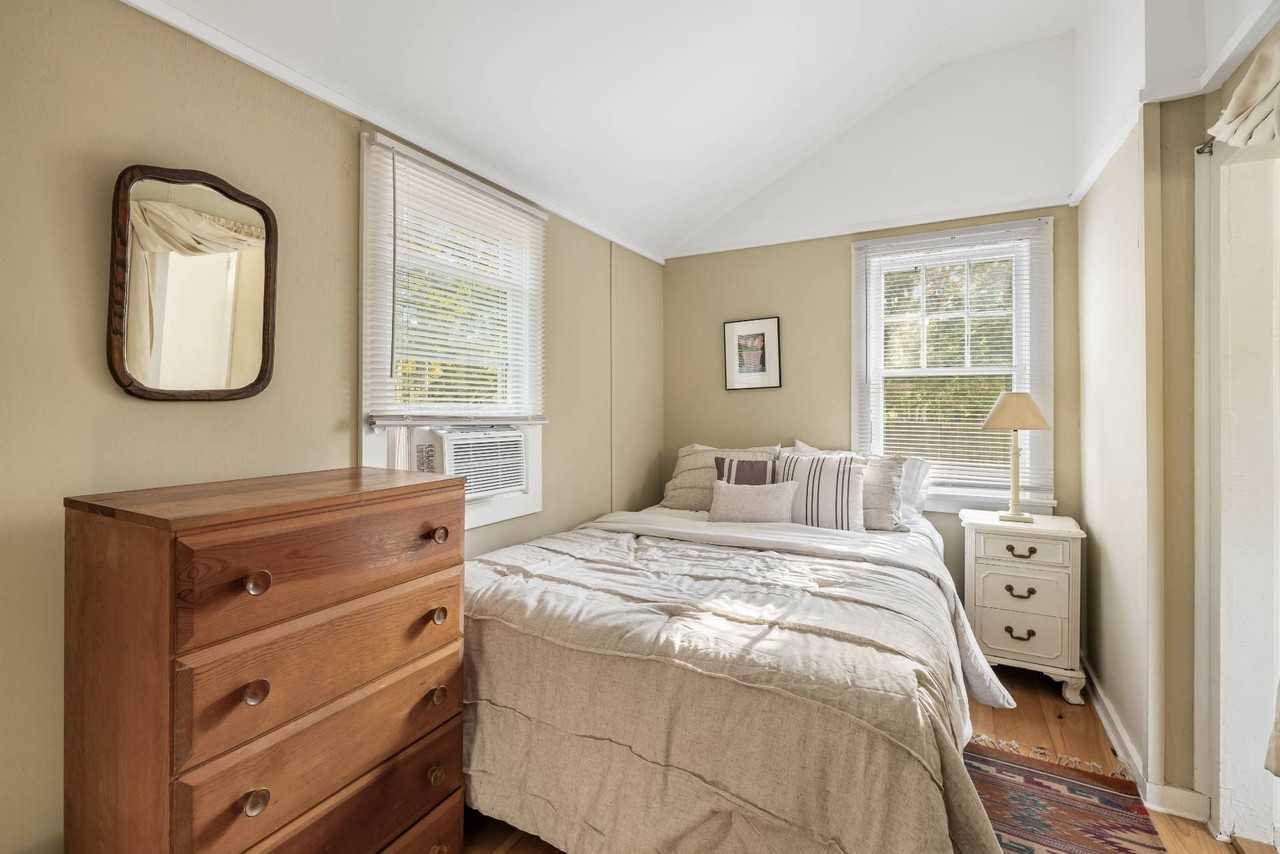24 Mary Street Cottage B - Photo 3 of 5