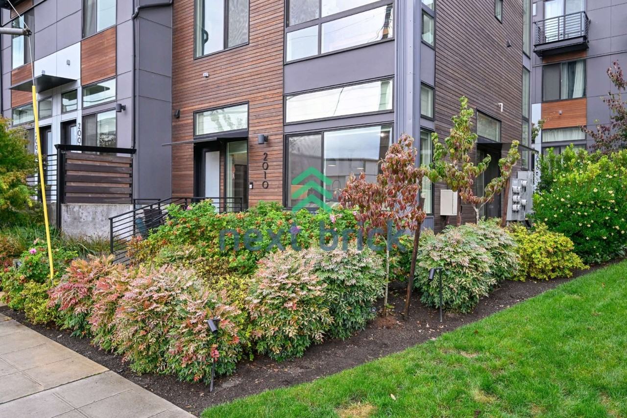 2010 24th Ave S #A8 - Photo 2 of 23