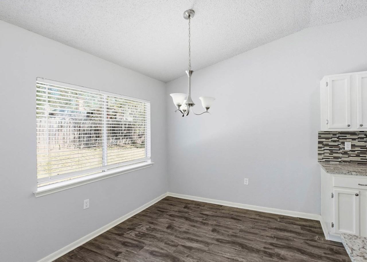 10006 Windburn Trl - Photo 7 of 22