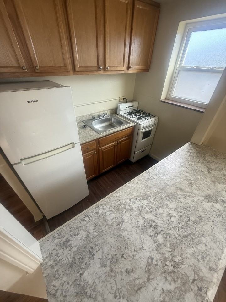 1400 Maple Dr #18 - Photo 5 of 7