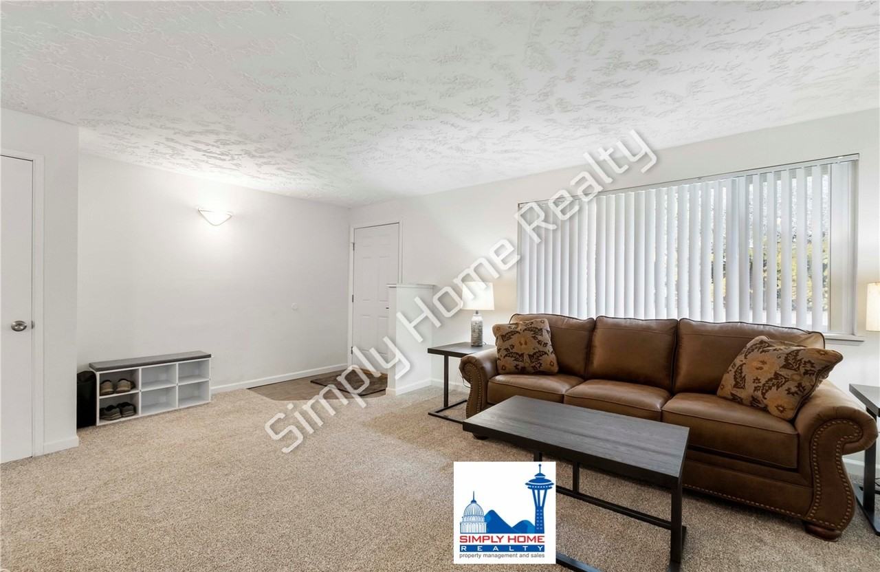 4909 Rumac St Se #B - Photo 3 of 24