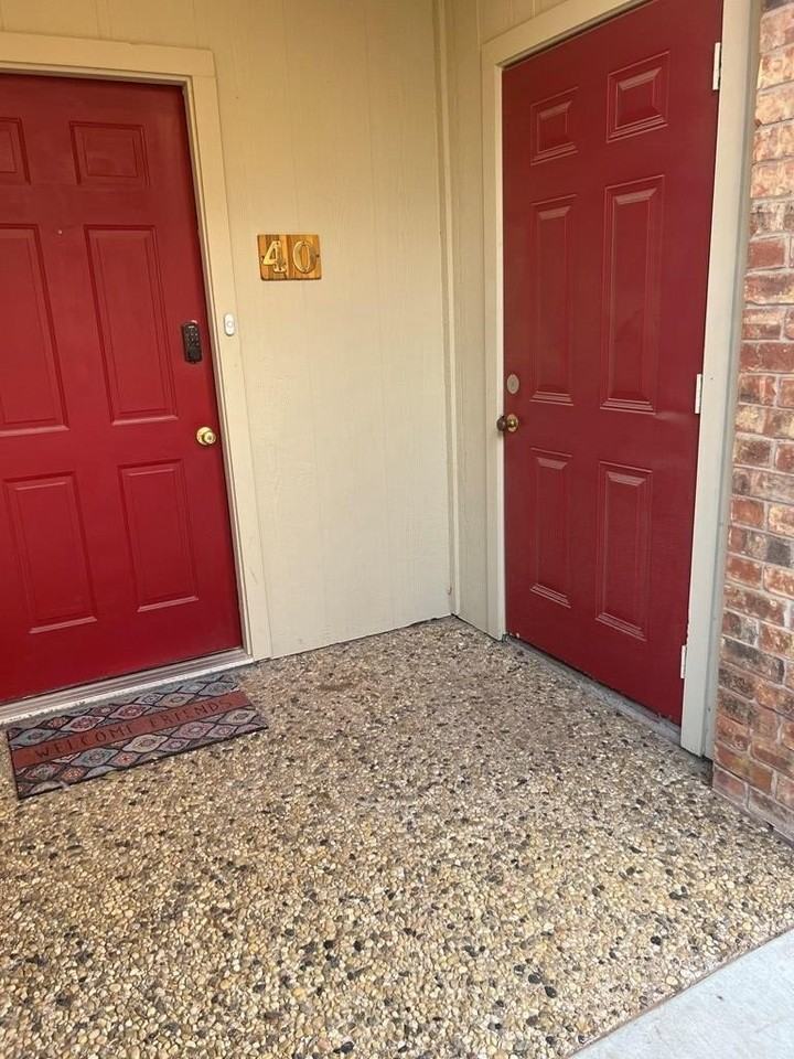 1475 Brittany Ln #C40 - Photo 2 of 18