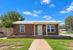 featured image of 615 Nw 10th St